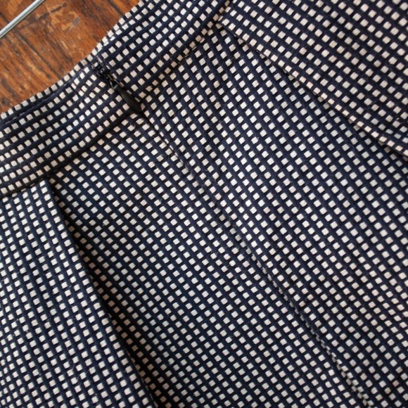 Flirty Black and White circle skirt - Picture 3 of 4